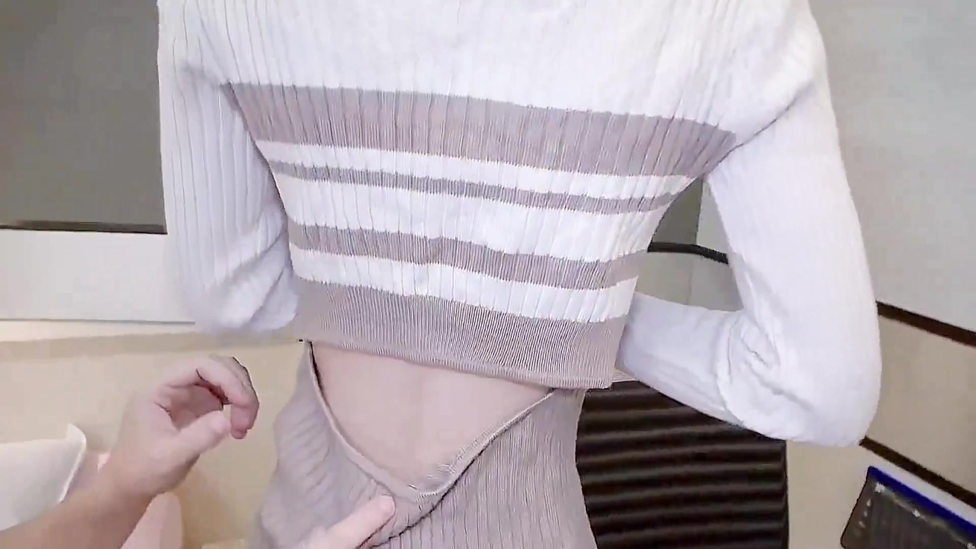 清纯高颜值美眉_瘦瘦高高_身材苗条_小娇乳_白虎粉穴_被无套多姿势操得死去活来_爽叫不停