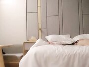 深夜再来一场高颜值牛仔外套苗条妹子 口交上位骑乘大力猛操呻吟娇喘诱人