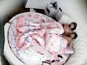 小旅馆黑心老板暗藏摄像头 偷拍小胖哥和漂亮的小女友各种姿势啪啪啪