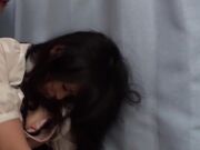 一边用天然唾液乳液将他的鸡巴一路吸下去