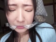 一名在街头强奸中被绑架并入狱的女教师 录制的镜头被泄露 宮西ひか1