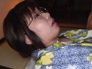 京花很快恢复了心情 并在阴部仍然中出的情况下继续做爱