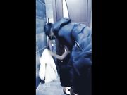 刚结婚不久的风骚熟女被学生时代的男友爆操