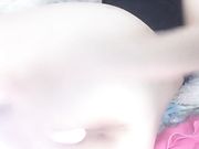 短髮漂亮妹子手指道具插逼自慰大秀