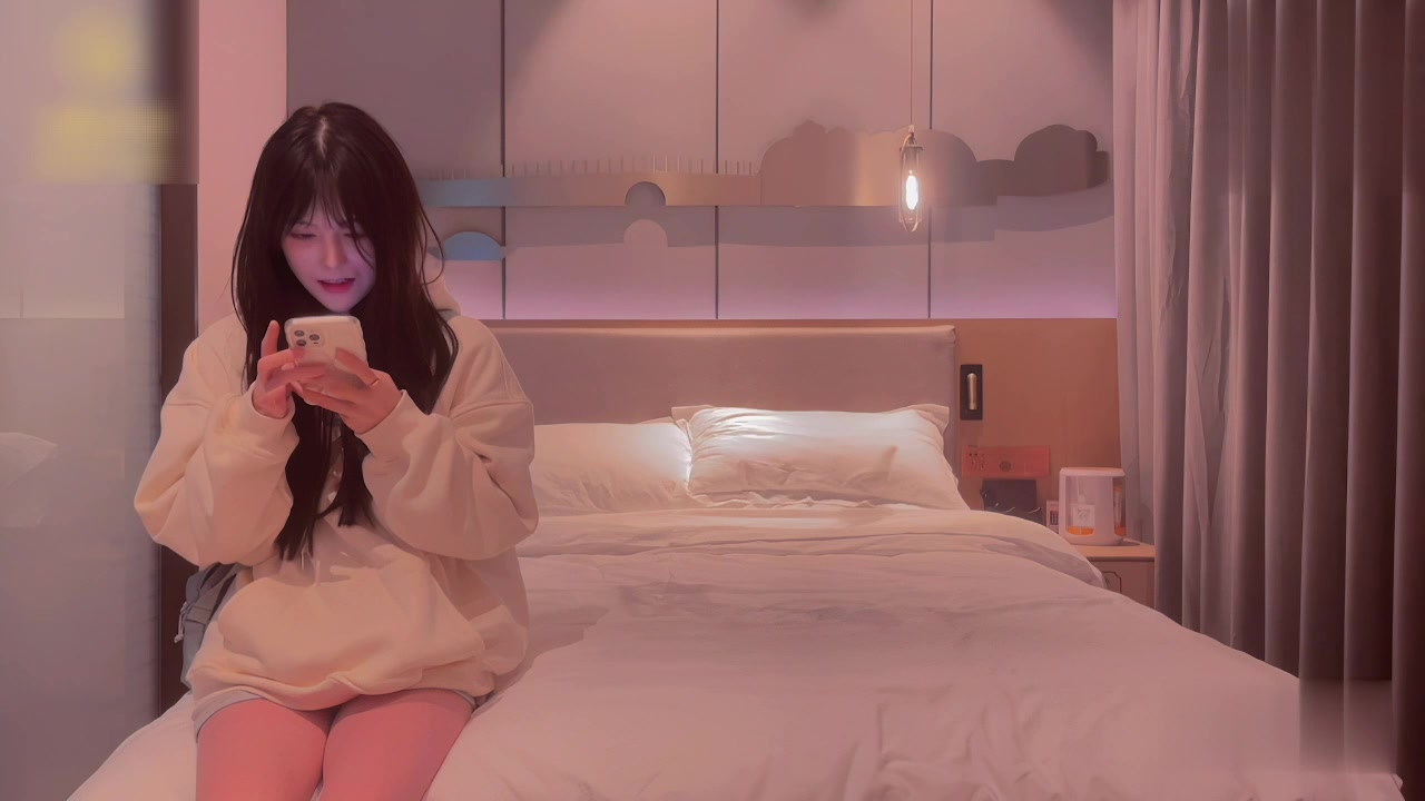 皮肤白嫩的清纯邻家女孩