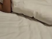 周末约00后极品嫩妹打炮 粉嘟嘟的穴眼 你不要内射哦 不然怀孕要负责任的