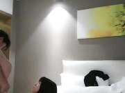 和短发少妇炮友激情啪啪 口交上位骑乘抱起来大力猛操