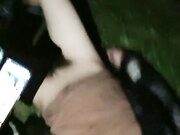 户外姐妹勾引两个路人 一个操逼一个口爆