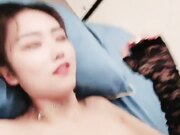 保时捷车模为赚钱下海被炮友各种操 小背心哪咤头展示身材 蹲着被炮友插嘴