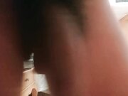 小姐姐喜笑颜开 乖乖听话跪在椅子上后入 抠穴抽插 老金花样不断翻新