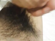 桑拿会所找一个漂亮年轻的美女玩足交最后射她一嘴