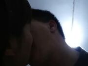 趁着前丈母娘不在家熘进小姨子闺房软磨硬泡与她发生性关系全程露脸