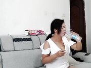 丝袜轻熟女全程露脸每天都要挨炮 沙发上激战小哥啪啪