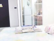 颜值气质很不错的良家少妇和老公酒店边肏逼边和单男网友视频诱惑他一起来3P