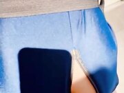 哄骗妹妹闺蜜出来逛街买衣服，商场里大庭广众下就抠逼