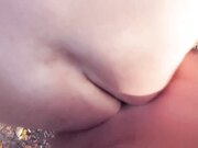 与淫荡的德国熟女进行危险的户外性爱丝毫不怕被路人看见