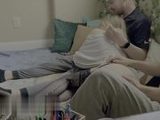 骚货从同事和丈夫那里拿走了他们储存已久的精液负担