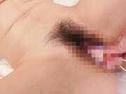 在遥控震动器启动时因舌吻发情的真白小姐猛烈高潮并内射痉挛2