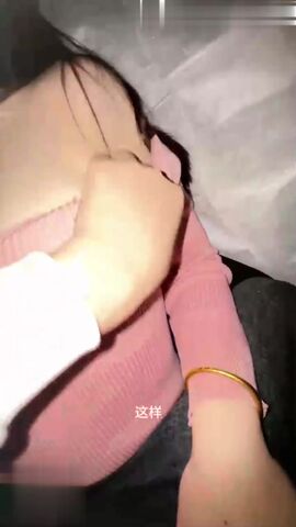 户外雨中野战 被路人发现威胁报警 无奈让他加入3P内射姐姐 姐姐被吓坏了