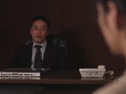 目睹心仪的美女秘书被社长侵犯1