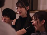 宅家中与同级生共饮的两位巨乳美女1