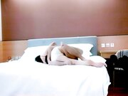 肥臀外围小姐姐 外表甜美很配合 疯狂揉骚穴 各种姿势轮番操小姐吃不消