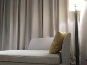 极品牛仔裤网红脸女主角 从沙发上干到床上操的她受不了