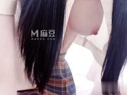 女儿被我调教成骚母狗妈妈还在客厅看电视看着齐逼小短裙就跑我房间让我操