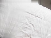 瞒着大哥勾引巨乳嫂子危险期内射 脱光在床上骚得狠
