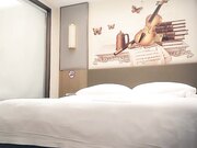 极品已婚少妇 被炮友无情内射