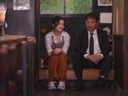 在居酒屋被年轻女老板诱惑避雨与出轨1