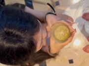 重口调教高颜值女神母狗圣水洗澡洗头冲洗身体灌醉喝下去