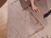媚黑妇女抱着黑人狂啃