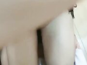 街头搭讪穿的很骚的美女撩了一会儿就跟着回家了在楼道还不让摸进了屋就骚起来了