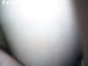 年轻小情侣周末家中操逼差点被家长看到