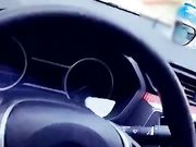 胆真肥美女主播大白天直接把车停在路边给司机舔鸡巴露出