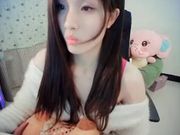 超漂亮的美眉寂寞難耐 鏡頭前摸奶插逼挑逗秀秀 強烈推薦