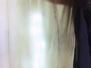 很骚的主播妹子还挺讲究卫生带着套手指扣逼喷水再用道具自慰大秀 声音嗲嗲的