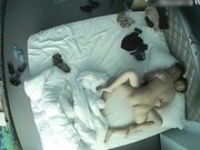 年轻潮男靓女宾馆开房啪啪啪女友身材一流白嫩光滑又搂又亲又插干了半个小时全是经典姿势