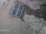 城中村小巷傍晚站街妹子纷纷出来搭讪跟了个漂亮妹子进去搞双视角拍摄