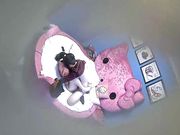 精品小旅馆偷拍大鸡巴小伙各种体位姿势草女友最后让男的闻闻自己的精液