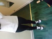 出差800元包个清纯大学生妹子先口交再用性感小脚撸射