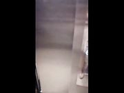 剧情演绎戏精刘婷让中通快递小哥上楼收快件进房间被吓一跳要干一炮才让走