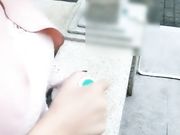 高颜值女神美女公园散步时被人尾随搭讪挑逗后在凉亭啪啪