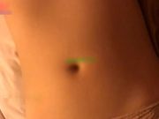 丰满巨乳美女被男友哥们故意灌醉边操小穴边爆肛突然迷迷糊糊的说：我还不想怀孕