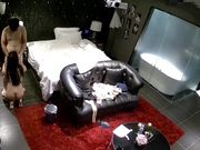 豪华套房性福眼镜男玩操前凸后翘长发女友奶子又白又大趴在沙发上高高翘起屁股刚插入就说疼疼疼躺在地板上日