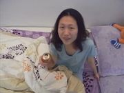 屌丝眼镜男性福啊喝点啤酒发情的温柔小浪女主动脱掉男友裤衩舔遍下身淫荡的表情让人忍不了刺激口爆对白精彩