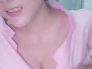 美女道具自慰 男女喷啪啪秀 这次换上白丝 男的终于射了 还是口爆