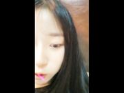 超嫩美女学生家中直播竟然不穿内裤直接秀一字马