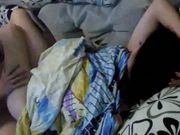 超漂亮的美女和男友一起到朋友家吃饭被故意灌醉后男友让朋友在客厅沙发上狠狠干她,自己拍摄!真漂亮可惜了!